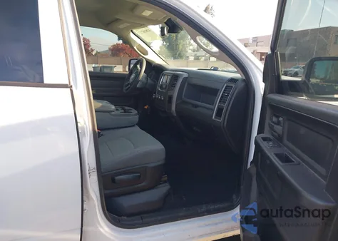 2019 Ram 1500 Classic Tradesman 4X2 6'4 Box z USA, uszkodzony, nr VIN 1C6RR6FG8KS656532